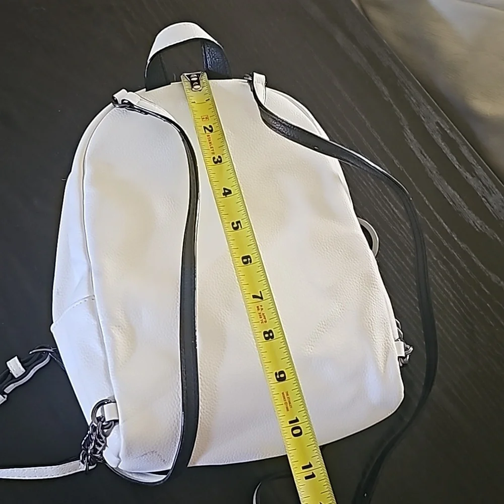 VS Mini Backpack - Picture 3 of 6